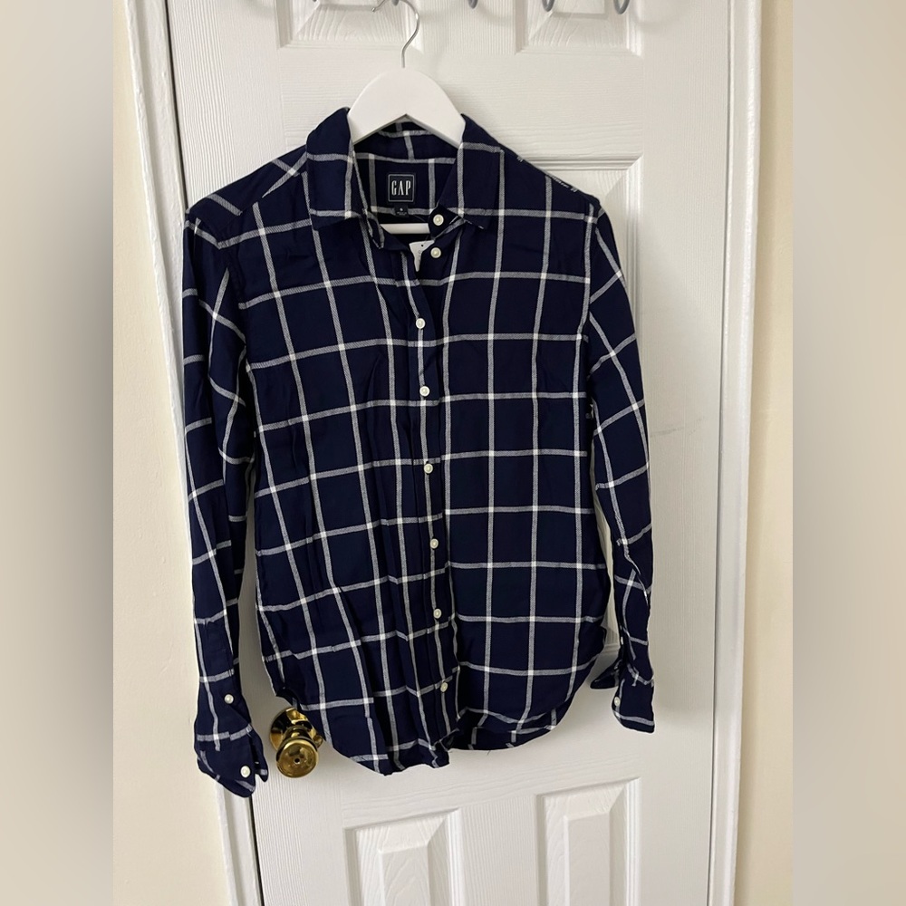Gap navy and white windowpane button down shirt size small women